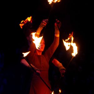 Pokaz Teatr Ognia Fire Show, występ grupy Manipura - w ramach festiwalu teatru ulicznego FETA. Zdjęcia wykonał Adam Szoka. Pokaz Teatr Ognia Fire Show, występ grupy Manipura - w ramach festiwalu teatru ulicznego FETA.