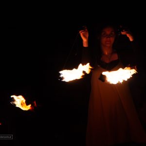 Pokaz Teatr Ognia Fire Show, występ grupy Manipura - w ramach festiwalu teatru ulicznego FETA. Zdjęcia wykonał Adam Szoka. Pokaz Teatr Ognia Fire Show, występ grupy Manipura - w ramach festiwalu teatru ulicznego FETA.