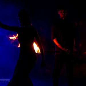Pokaz Teatr Ognia Fire Show, występ grupy Manipura - w ramach festiwalu teatru ulicznego FETA. Zdjęcia wykonał Adam Szoka. Pokaz Teatr Ognia Fire Show, występ grupy Manipura - w ramach festiwalu teatru ulicznego FETA.