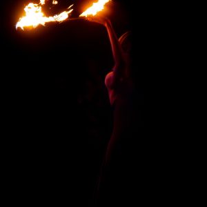Pokaz Teatr Ognia Fire Show, występ grupy Manipura - w ramach festiwalu teatru ulicznego FETA. Zdjęcia wykonał Adam Szoka. Pokaz Teatr Ognia Fire Show, występ grupy Manipura - w ramach festiwalu teatru ulicznego FETA.