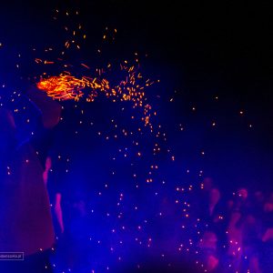 Pokaz Teatr Ognia Fire Show, występ grupy Manipura - w ramach festiwalu teatru ulicznego FETA. Zdjęcia wykonał Adam Szoka. Pokaz Teatr Ognia Fire Show, występ grupy Manipura - w ramach festiwalu teatru ulicznego FETA.