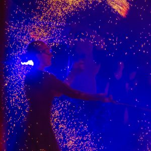 Pokaz Teatr Ognia Fire Show, występ grupy Manipura - w ramach festiwalu teatru ulicznego FETA. Zdjęcia wykonał Adam Szoka. Pokaz Teatr Ognia Fire Show, występ grupy Manipura - w ramach festiwalu teatru ulicznego FETA.