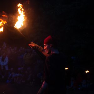 Pokaz Teatr Ognia Fire Show, występ grupy Manipura - w ramach festiwalu teatru ulicznego FETA. Zdjęcia wykonał Adam Szoka. Pokaz Teatr Ognia Fire Show, występ grupy Manipura - w ramach festiwalu teatru ulicznego FETA.