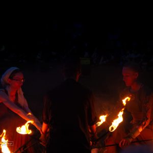 Pokaz Teatr Ognia Fire Show, występ grupy Manipura - w ramach festiwalu teatru ulicznego FETA. Zdjęcia wykonał Adam Szoka. Pokaz Teatr Ognia Fire Show, występ grupy Manipura - w ramach festiwalu teatru ulicznego FETA.