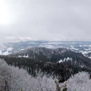 Pejzaże i Portrety. Polskie Góry. Okolice Beskidu Sądeckiego. Sylwestrowy wyjazd z klubem turystycznym AKT GDAKK. Autorem zdjęć jest Adam Szoka. Pejzaże i Portrety. Polskie Góry. Okolice Beskidu Sądeckiego. Sylwestrowy wyjazd z AKT GDAKK.